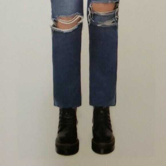 Forever21 The Larchmont Black Distressed Straight-Leg Jeans - Picture 3 of 7